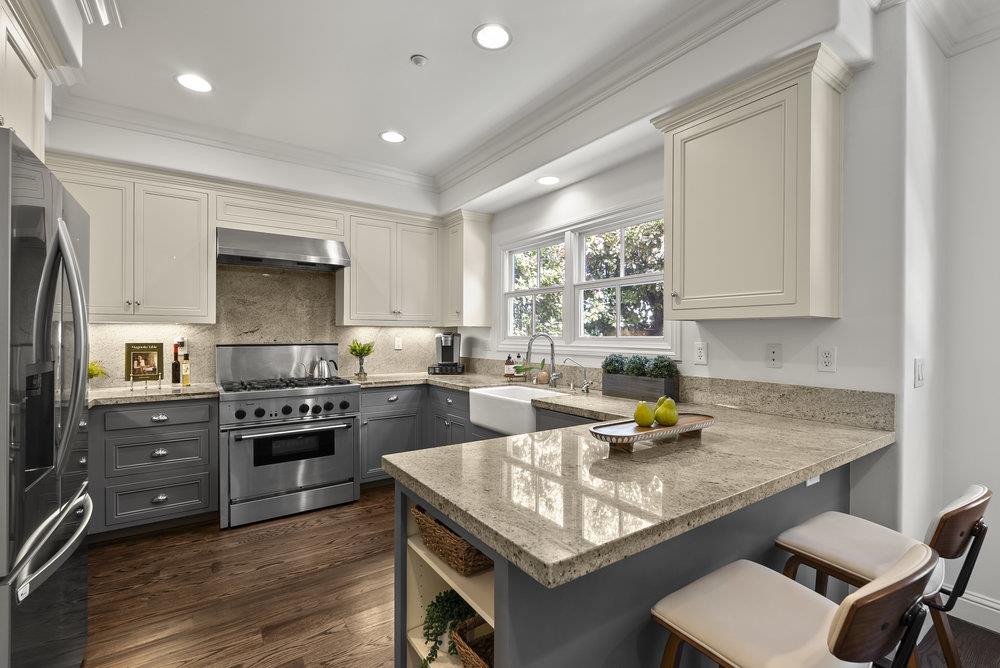 Detail Gallery Image 15 of 70 For 1246 Hoover St, Menlo Park,  CA 94025 - 3 Beds | 2/1 Baths