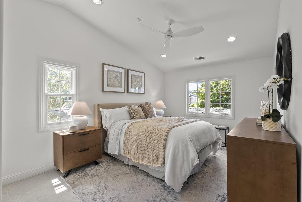 Detail Gallery Image 27 of 70 For 1246 Hoover St, Menlo Park,  CA 94025 - 3 Beds | 2/1 Baths