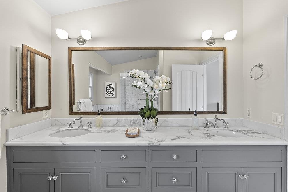 Detail Gallery Image 32 of 70 For 1246 Hoover St, Menlo Park,  CA 94025 - 3 Beds | 2/1 Baths
