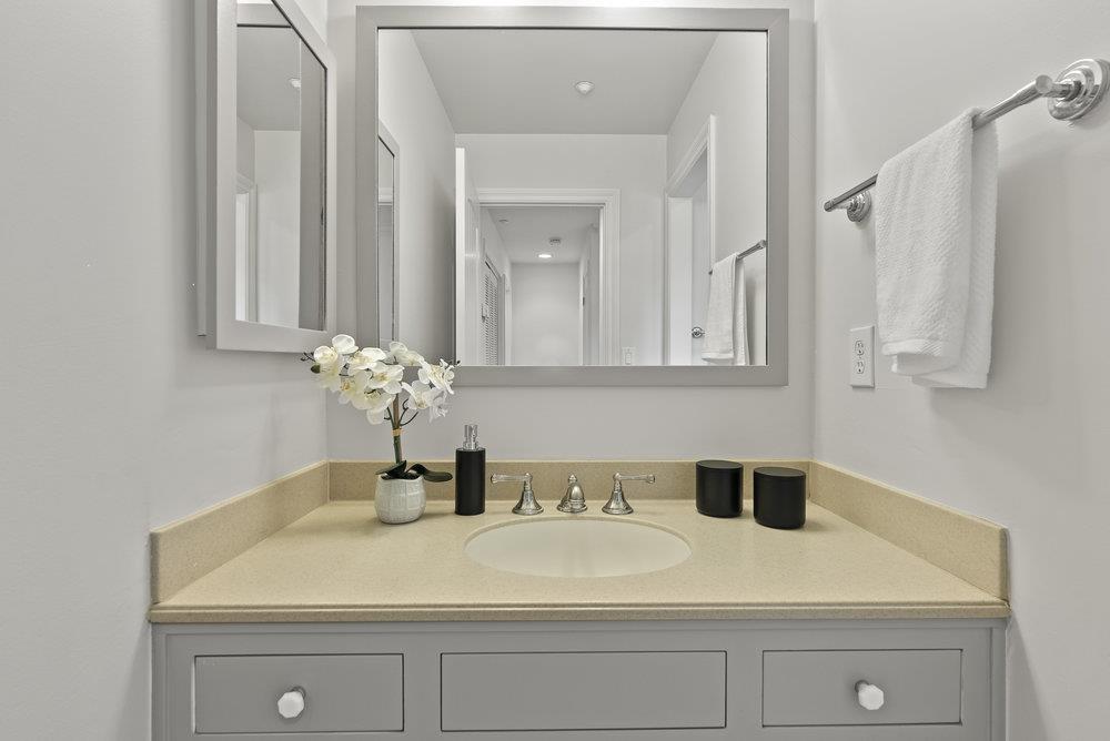 Detail Gallery Image 40 of 70 For 1246 Hoover St, Menlo Park,  CA 94025 - 3 Beds | 2/1 Baths