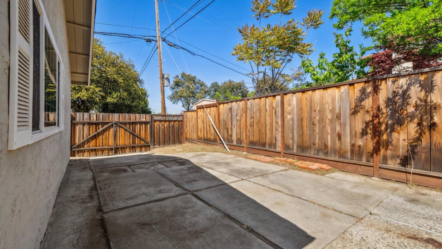Detail Gallery Image 16 of 22 For 1354 Bing Dr, San Jose,  CA 95129 - 3 Beds | 2 Baths