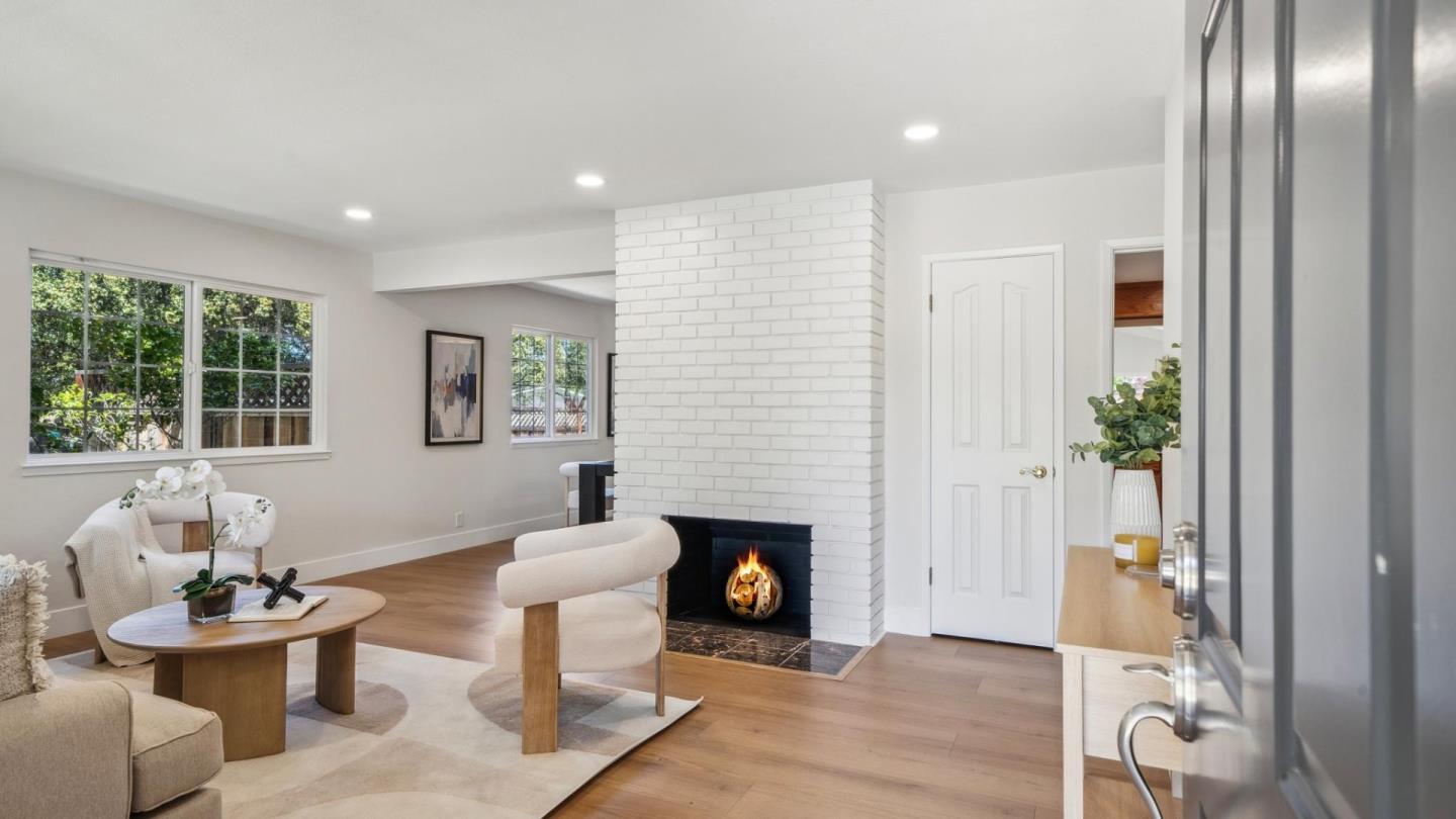 Detail Gallery Image 2 of 22 For 1354 Bing Dr, San Jose,  CA 95129 - 3 Beds | 2 Baths