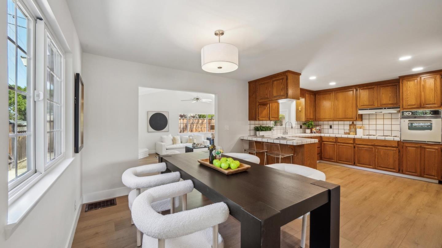 Detail Gallery Image 4 of 22 For 1354 Bing Dr, San Jose,  CA 95129 - 3 Beds | 2 Baths