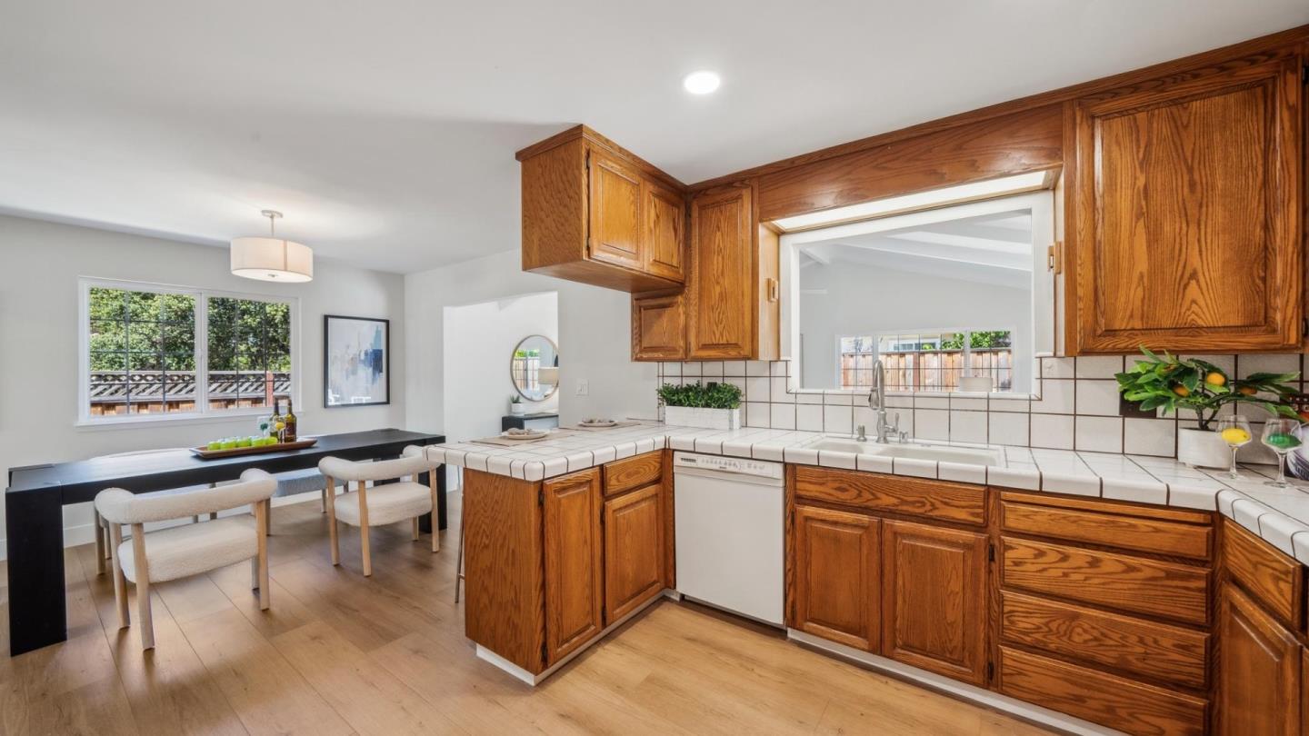Detail Gallery Image 6 of 22 For 1354 Bing Dr, San Jose,  CA 95129 - 3 Beds | 2 Baths