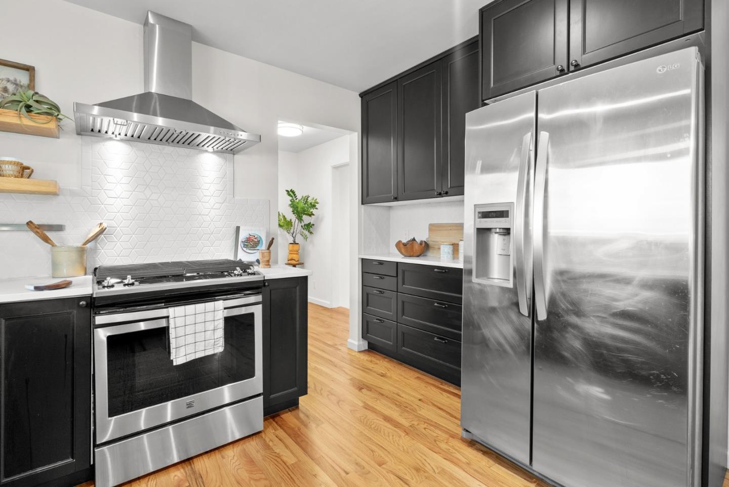 Detail Gallery Image 12 of 53 For 996 Elizabeth Dr, Santa Clara,  CA 95050 - 4 Beds | 2 Baths