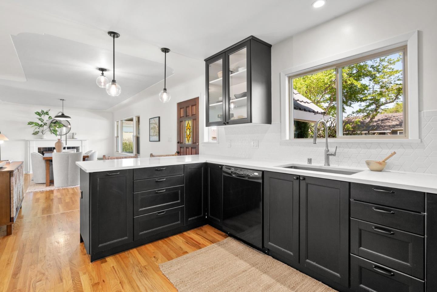 Detail Gallery Image 13 of 53 For 996 Elizabeth Dr, Santa Clara,  CA 95050 - 4 Beds | 2 Baths