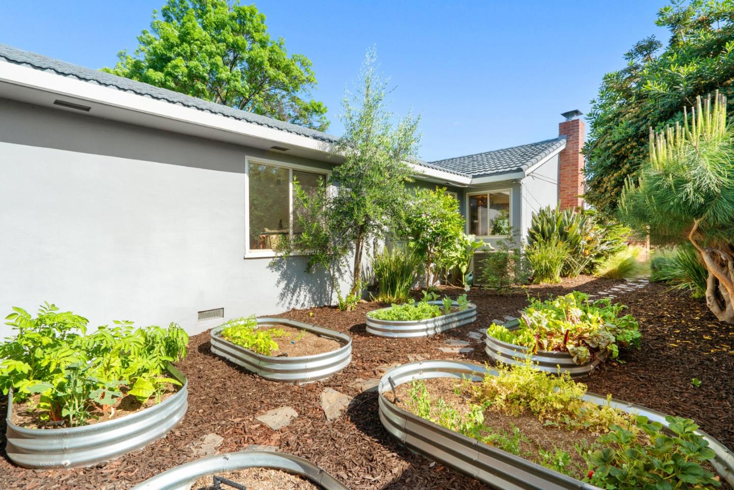 Detail Gallery Image 39 of 53 For 996 Elizabeth Dr, Santa Clara,  CA 95050 - 4 Beds | 2 Baths