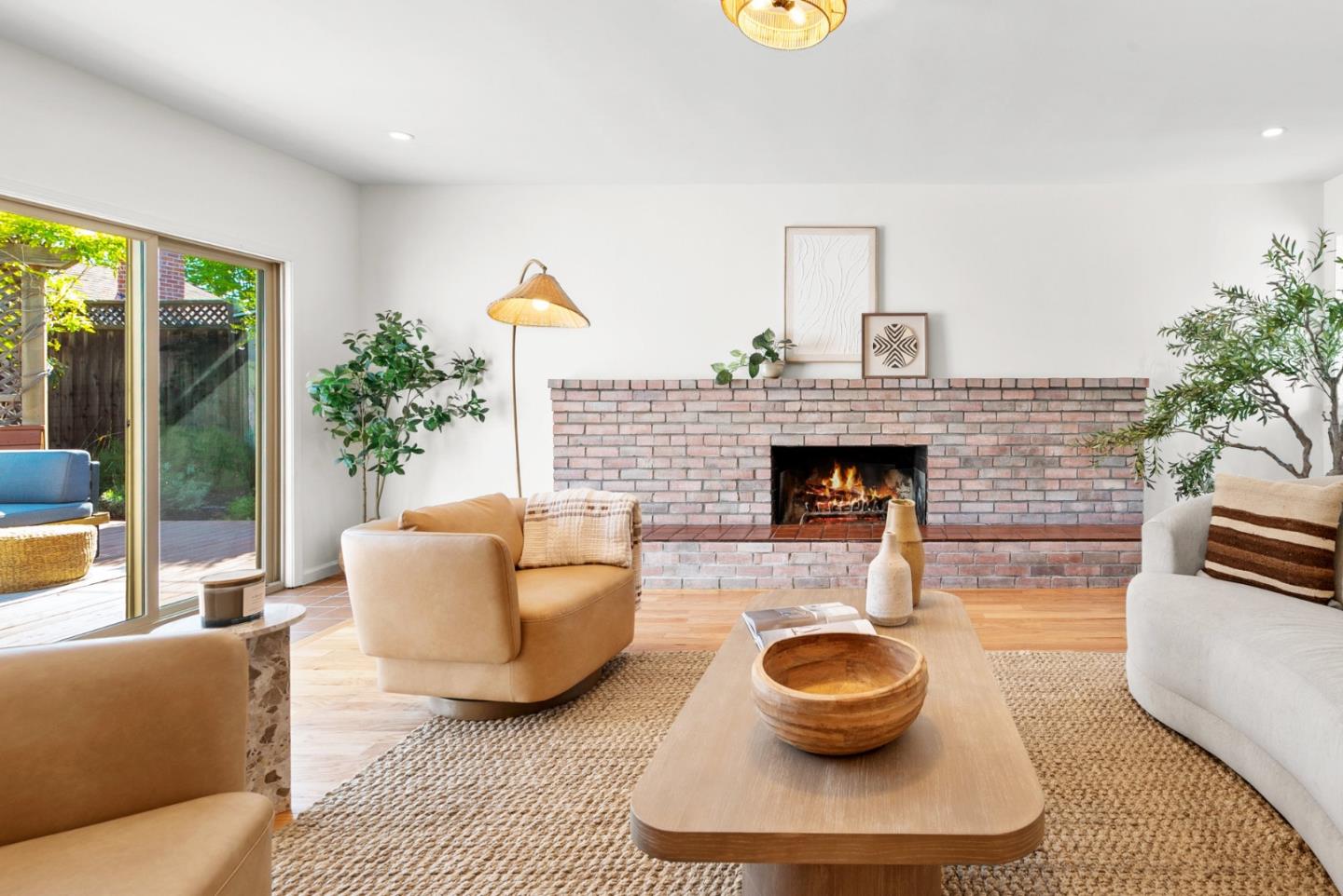 Detail Gallery Image 4 of 53 For 996 Elizabeth Dr, Santa Clara,  CA 95050 - 4 Beds | 2 Baths