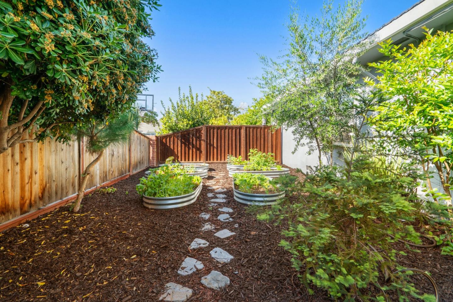 Detail Gallery Image 40 of 53 For 996 Elizabeth Dr, Santa Clara,  CA 95050 - 4 Beds | 2 Baths