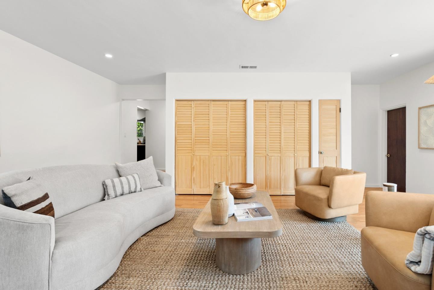 Detail Gallery Image 8 of 53 For 996 Elizabeth Dr, Santa Clara,  CA 95050 - 4 Beds | 2 Baths