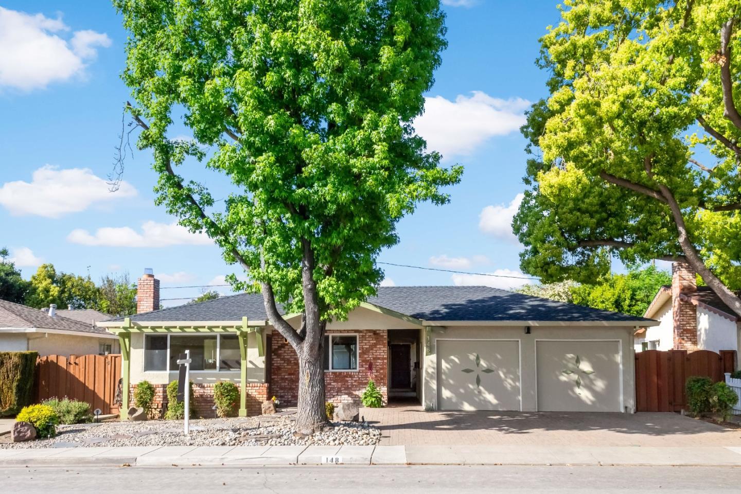 Detail Gallery Image 1 of 35 For 148 Mercy St, Mountain View,  CA 94041 - 4 Beds | 3 Baths