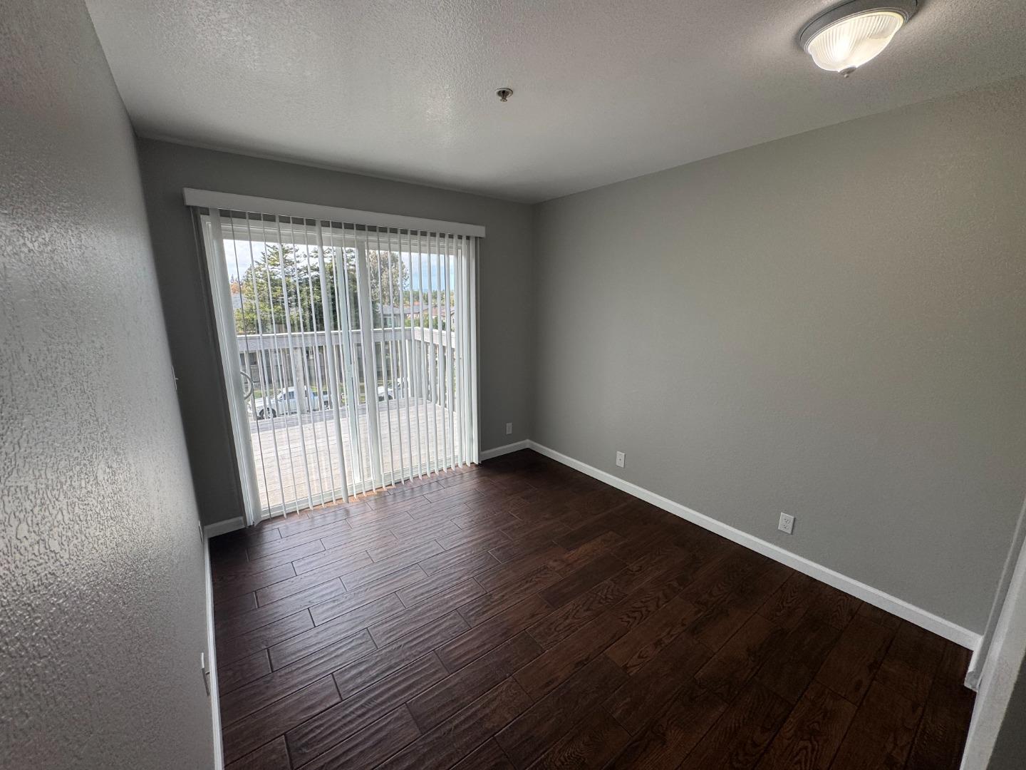 Detail Gallery Image 10 of 16 For 1049 Rider Ave #F,  Salinas,  CA 93905 - 2 Beds | 1 Baths