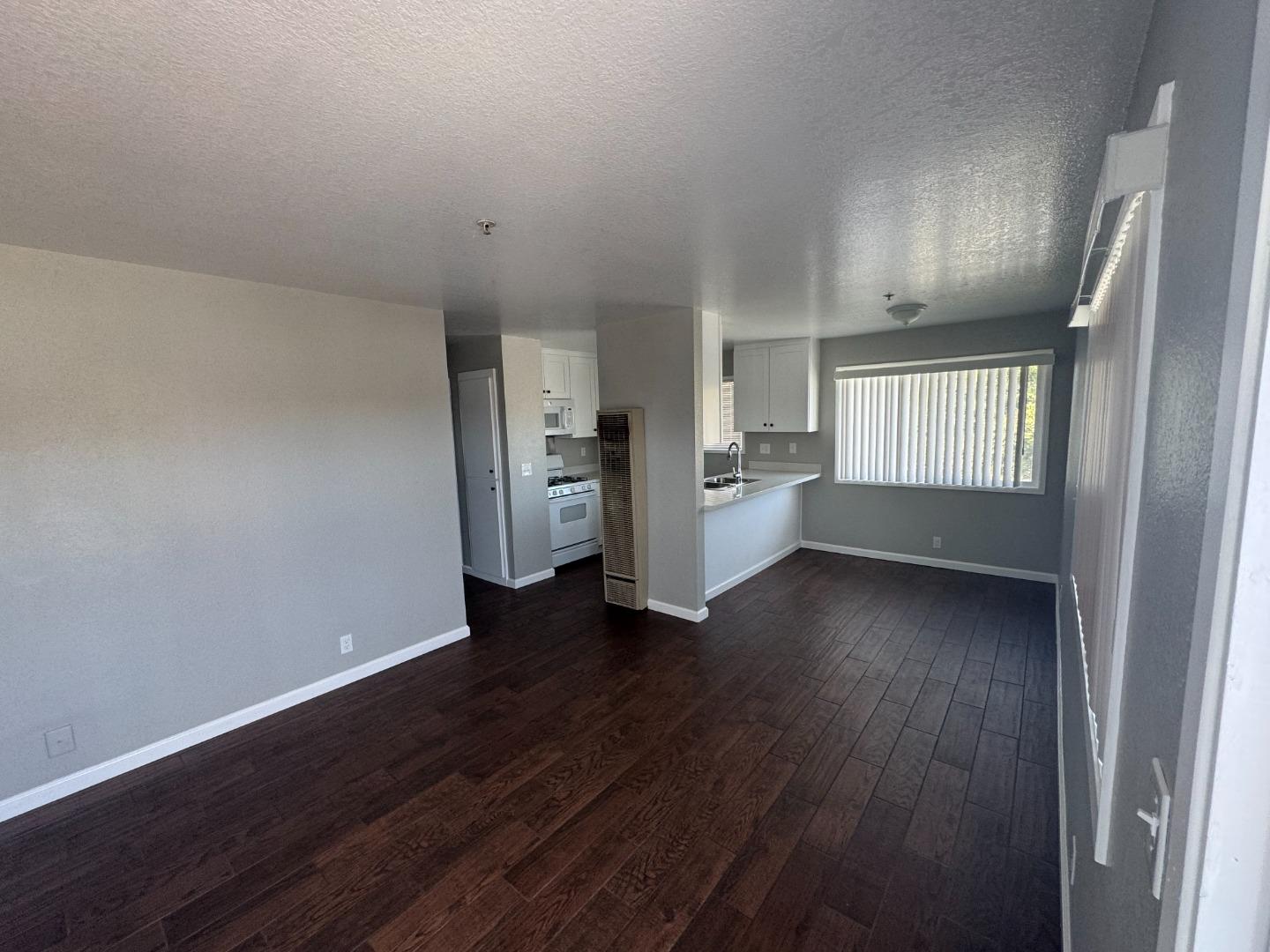 Detail Gallery Image 13 of 16 For 1049 Rider Ave #F,  Salinas,  CA 93905 - 2 Beds | 1 Baths