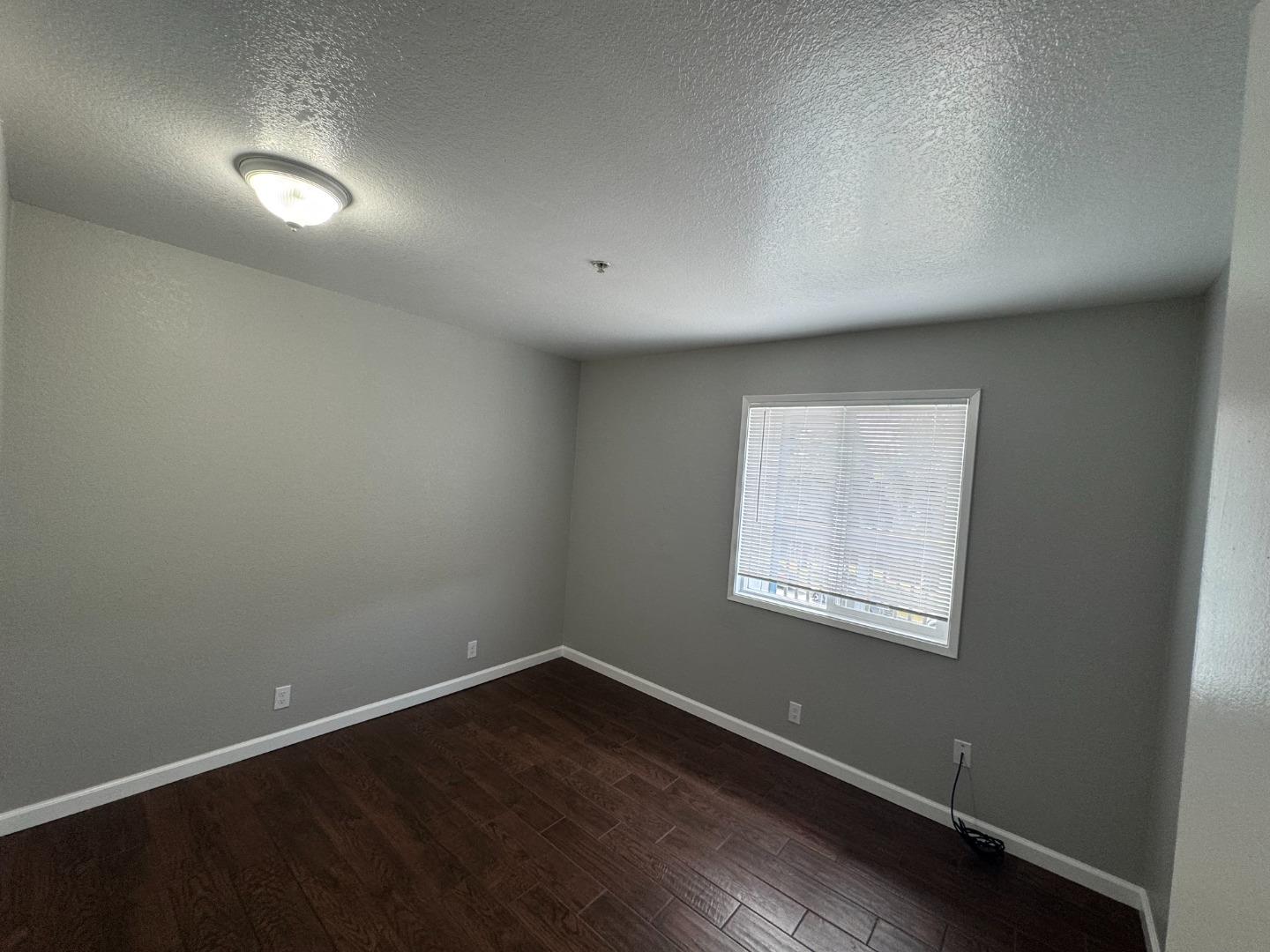 Detail Gallery Image 5 of 16 For 1049 Rider Ave #F,  Salinas,  CA 93905 - 2 Beds | 1 Baths