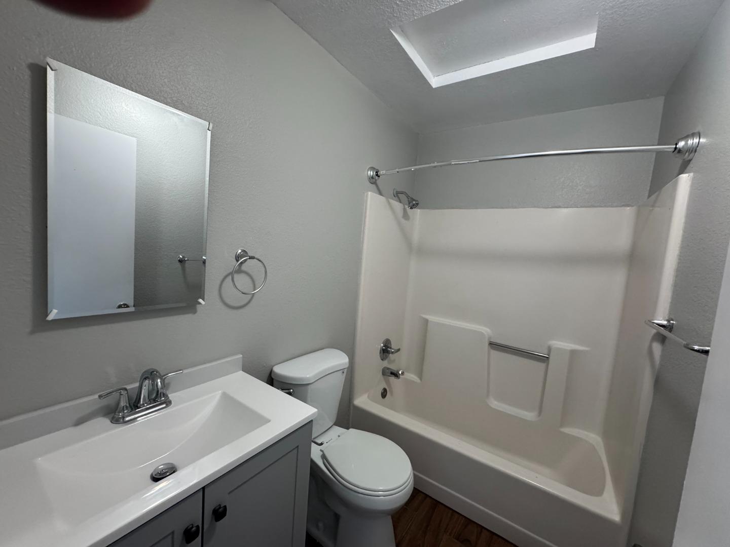 Detail Gallery Image 8 of 16 For 1049 Rider Ave #F,  Salinas,  CA 93905 - 2 Beds | 1 Baths