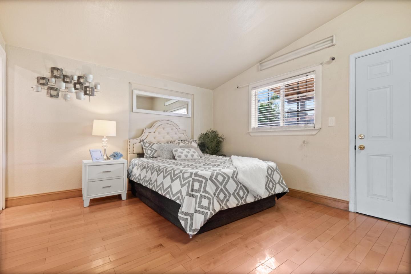 Detail Gallery Image 11 of 23 For 1919 S King Rd, San Jose,  CA 95122 - 3 Beds | 2 Baths