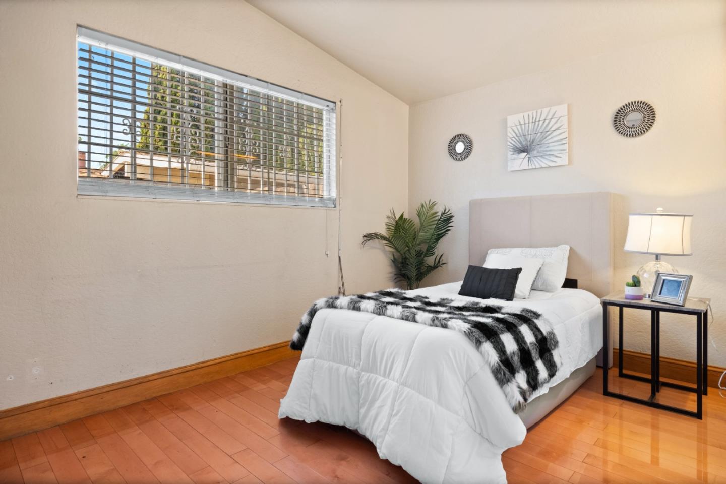 Detail Gallery Image 15 of 23 For 1919 S King Rd, San Jose,  CA 95122 - 3 Beds | 2 Baths