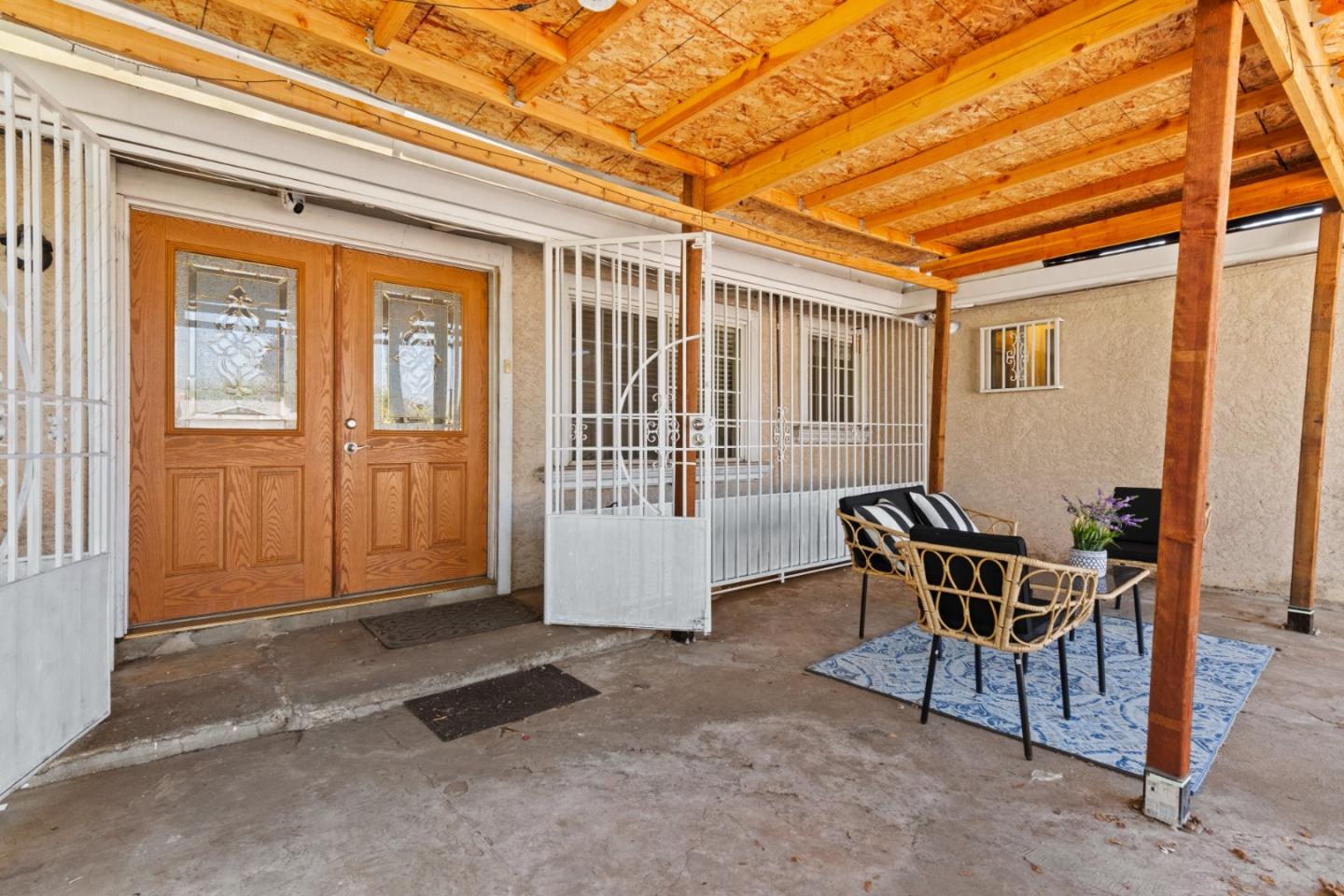 Detail Gallery Image 2 of 23 For 1919 S King Rd, San Jose,  CA 95122 - 3 Beds | 2 Baths