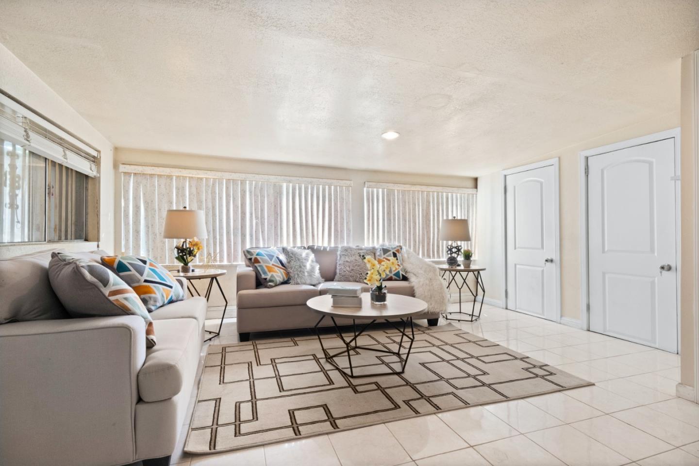 Detail Gallery Image 8 of 23 For 1919 S King Rd, San Jose,  CA 95122 - 3 Beds | 2 Baths