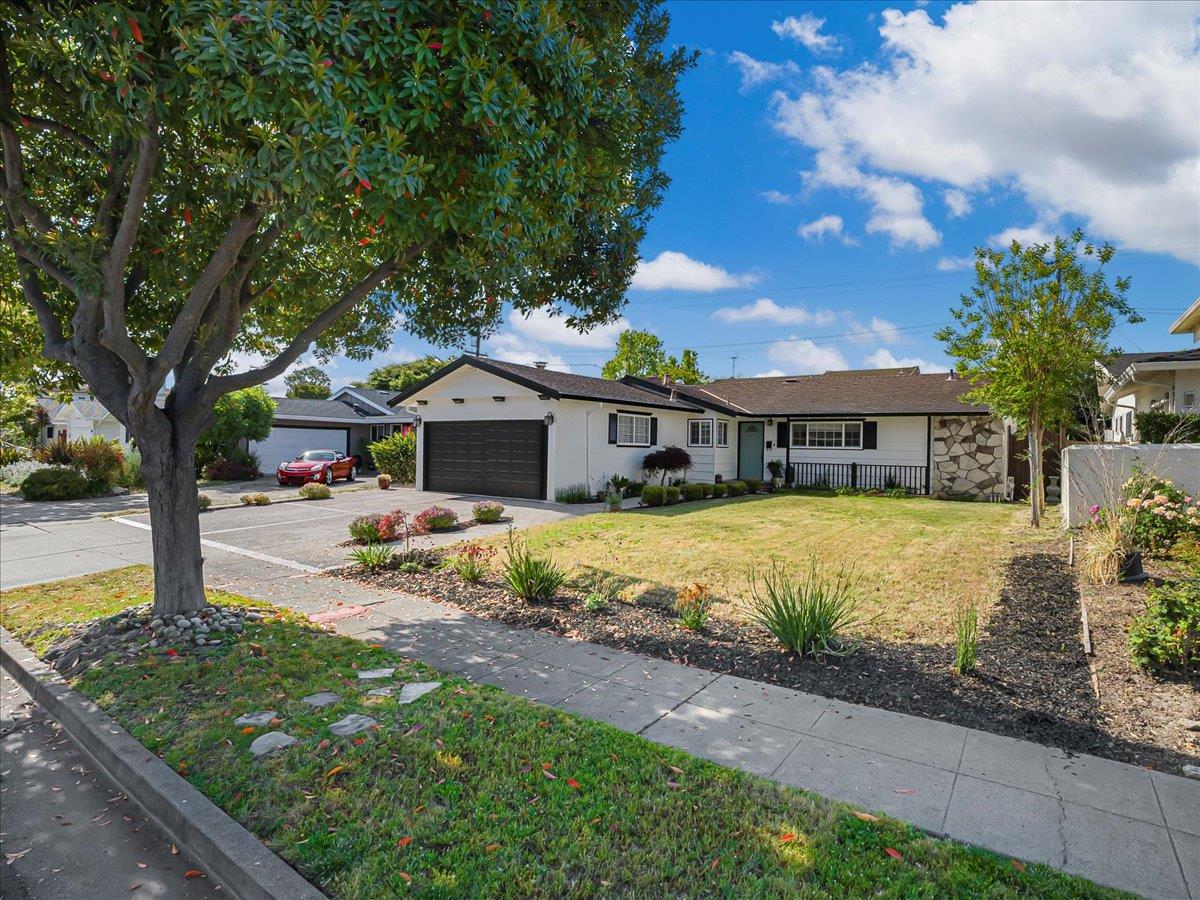Detail Gallery Image 3 of 48 For 4640 Piper Dr, San Jose,  CA 95129 - 3 Beds | 2 Baths