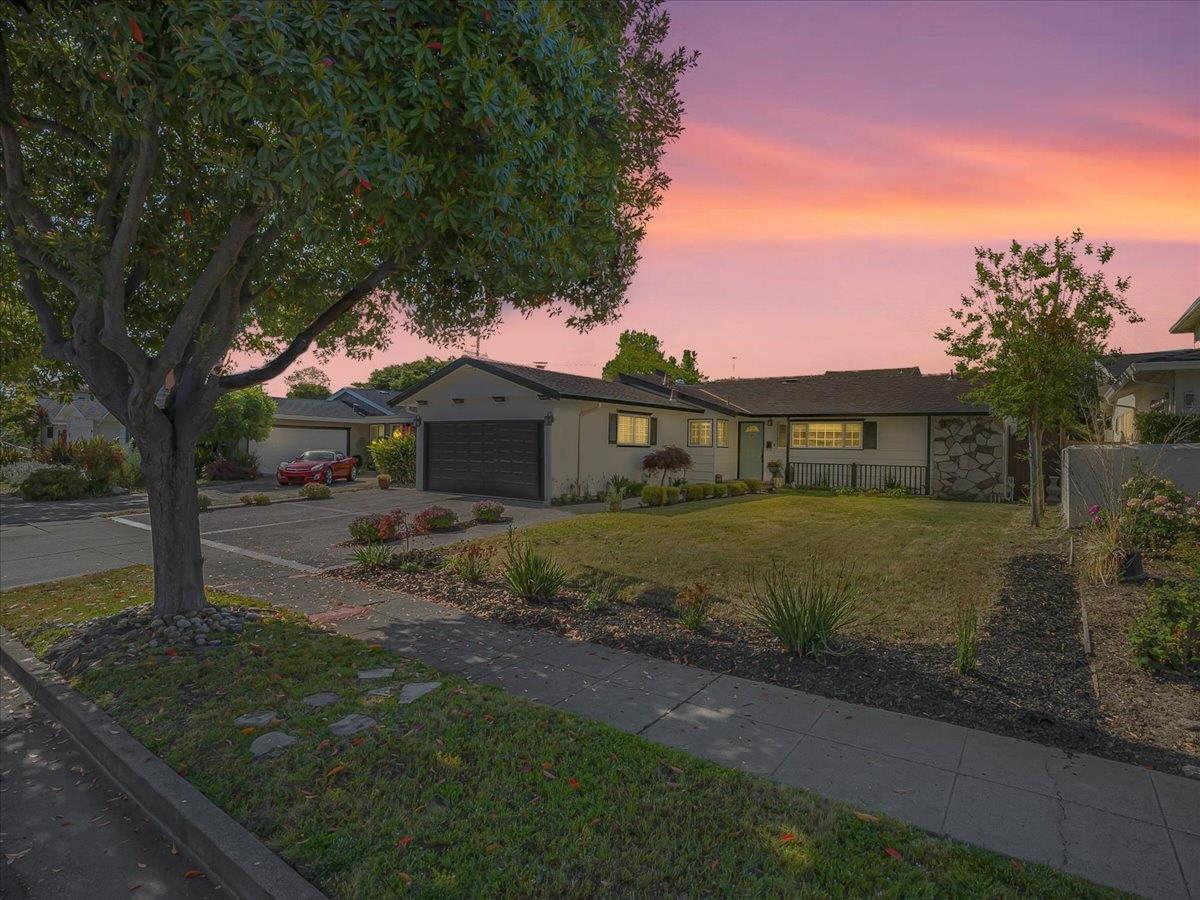 Detail Gallery Image 4 of 48 For 4640 Piper Dr, San Jose,  CA 95129 - 3 Beds | 2 Baths