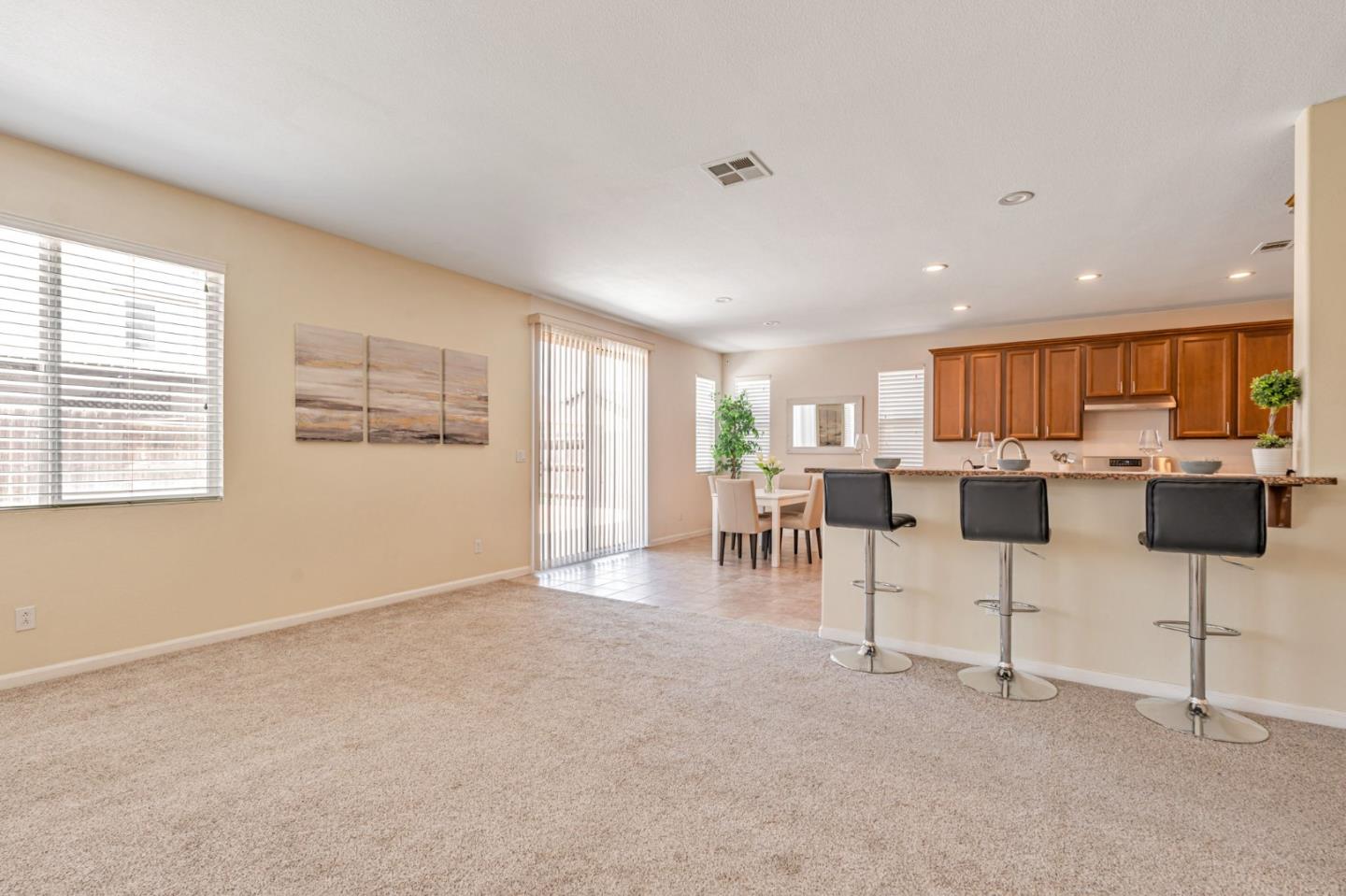Detail Gallery Image 18 of 59 For 261 Cherry Blossom Ln, Patterson,  CA 95363 - 5 Beds | 3 Baths