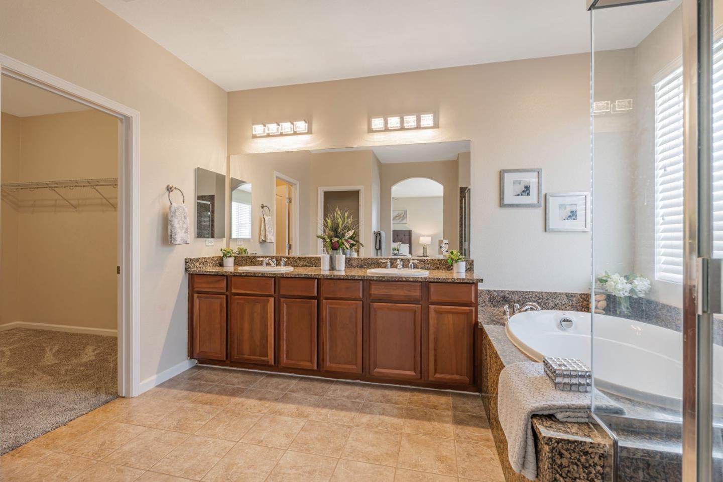 Detail Gallery Image 42 of 59 For 261 Cherry Blossom Ln, Patterson,  CA 95363 - 5 Beds | 3 Baths