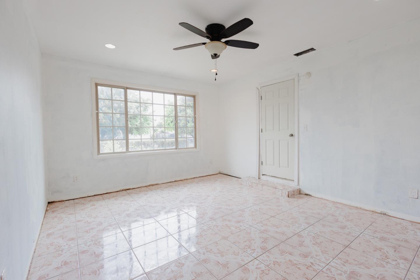 Detail Gallery Image 15 of 40 For 2201 Portola Ave, Stockton,  CA 95209 - 4 Beds | 2 Baths