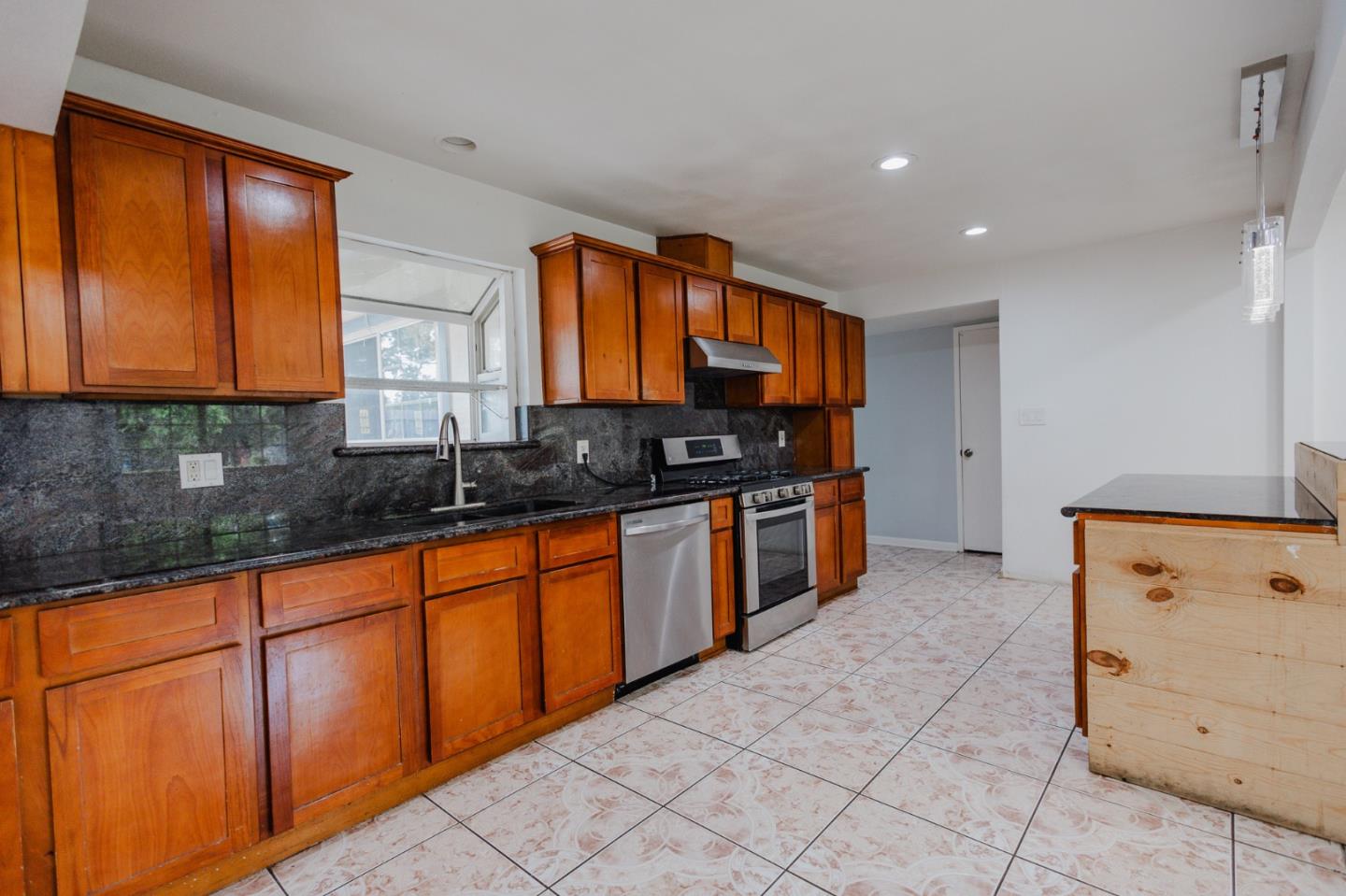 Detail Gallery Image 19 of 40 For 2201 Portola Ave, Stockton,  CA 95209 - 4 Beds | 2 Baths