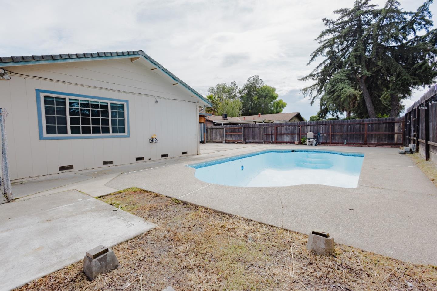Detail Gallery Image 26 of 40 For 2201 Portola Ave, Stockton,  CA 95209 - 4 Beds | 2 Baths
