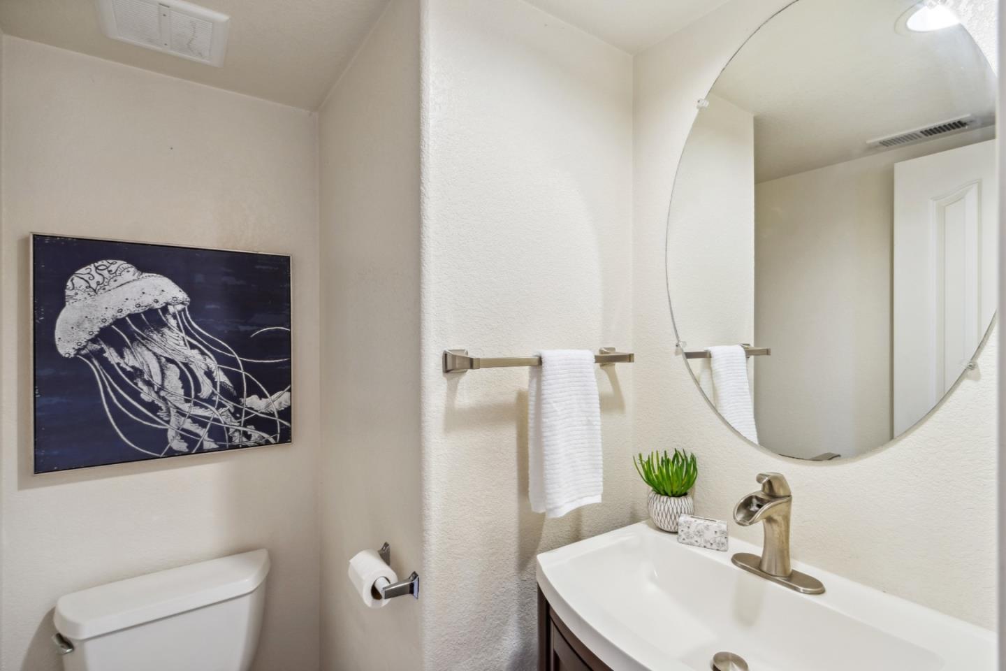 Detail Gallery Image 11 of 46 For 574 Skypark Dr, Scotts Valley,  CA 95066 - 3 Beds | 2/1 Baths