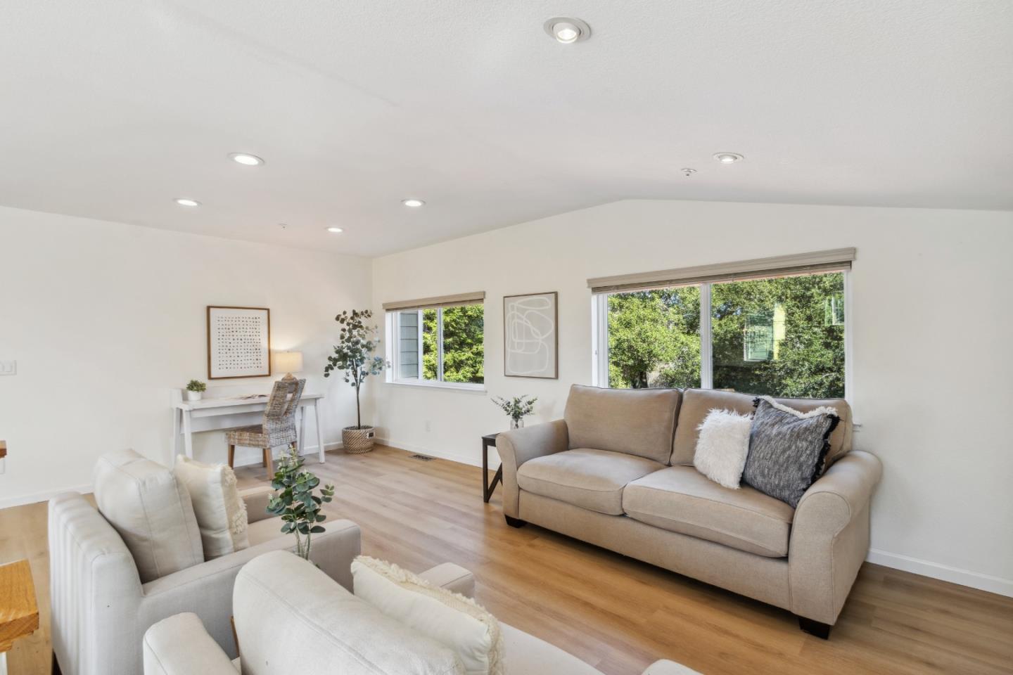 Detail Gallery Image 14 of 46 For 574 Skypark Dr, Scotts Valley,  CA 95066 - 3 Beds | 2/1 Baths