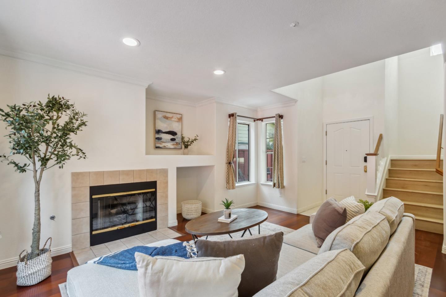Detail Gallery Image 4 of 46 For 574 Skypark Dr, Scotts Valley,  CA 95066 - 3 Beds | 2/1 Baths