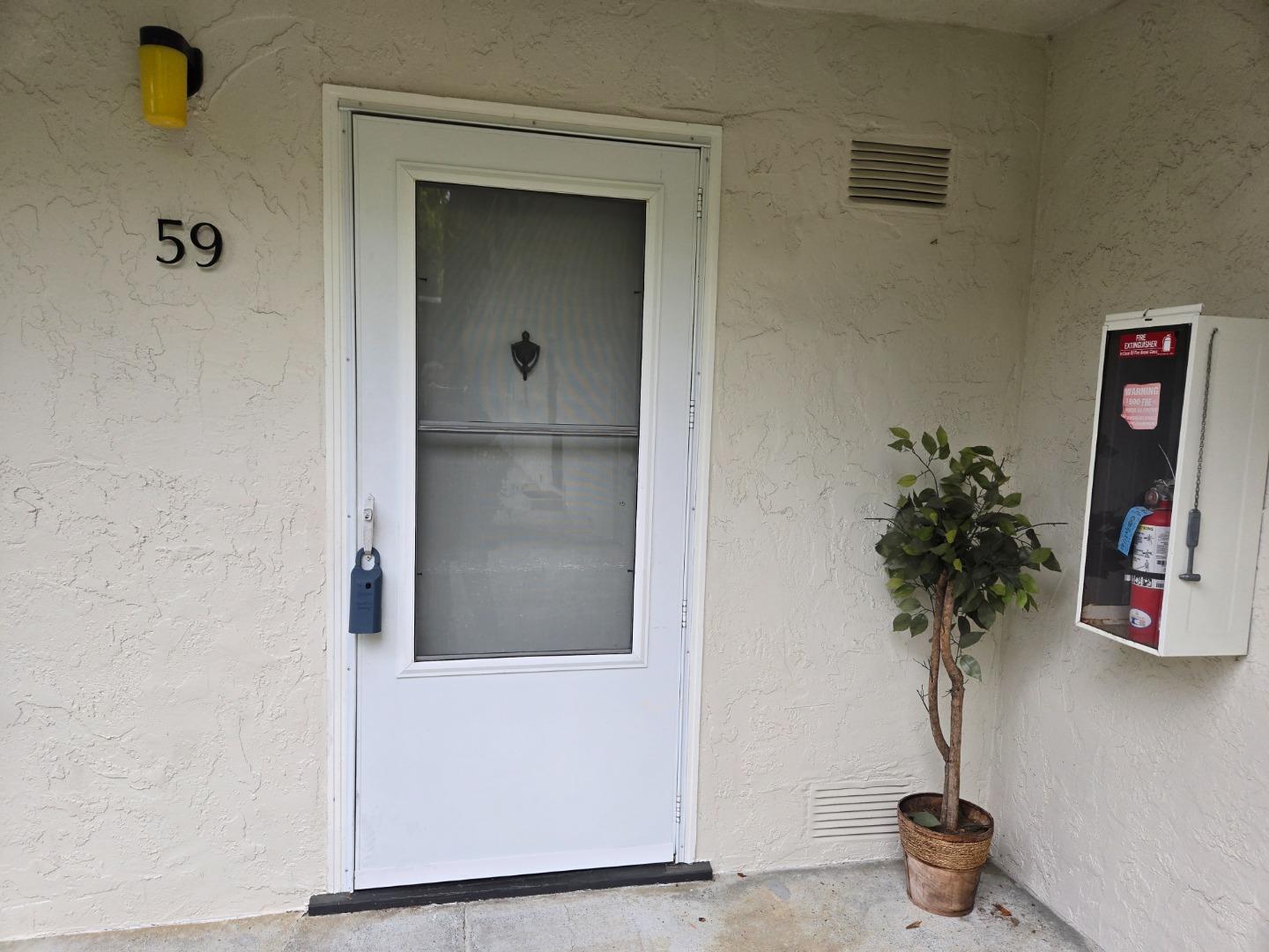 Detail Gallery Image 1 of 10 For 14225 Lora Dr #59,  Los Gatos,  CA 95032 - 3 Beds | 1 Baths