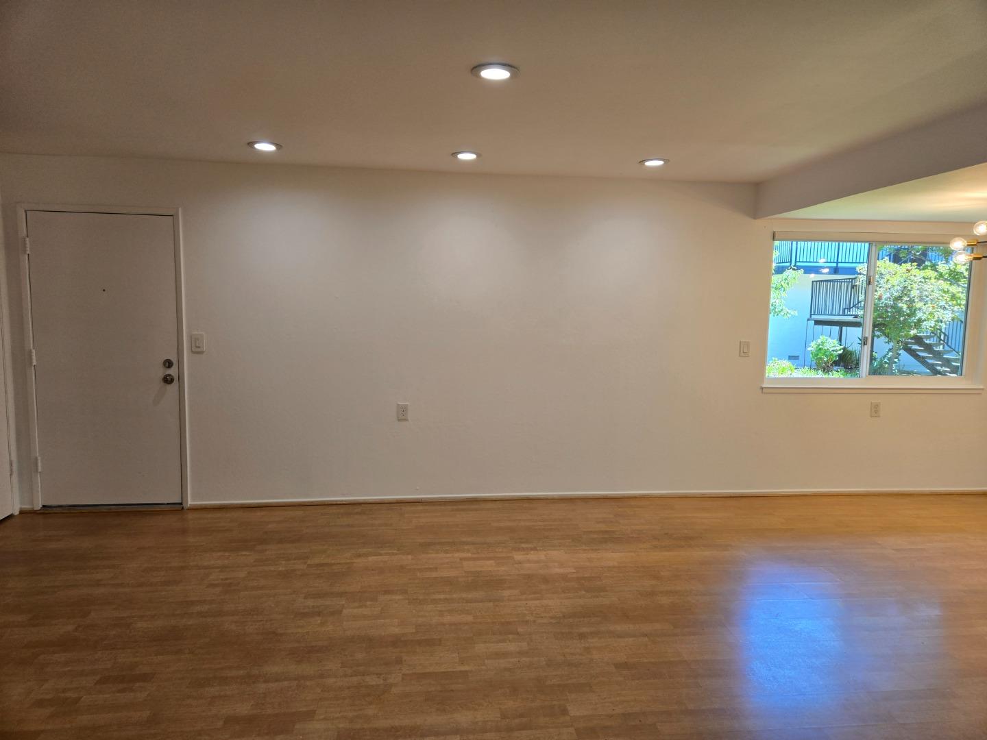 Detail Gallery Image 3 of 10 For 14225 Lora Dr #59,  Los Gatos,  CA 95032 - 3 Beds | 1 Baths