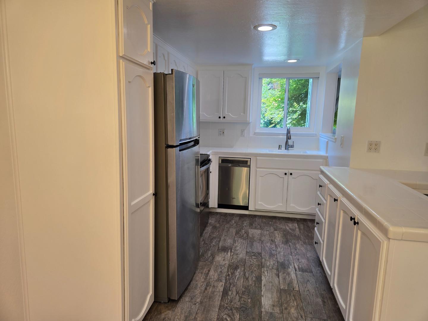 Detail Gallery Image 4 of 10 For 14225 Lora Dr #59,  Los Gatos,  CA 95032 - 3 Beds | 1 Baths