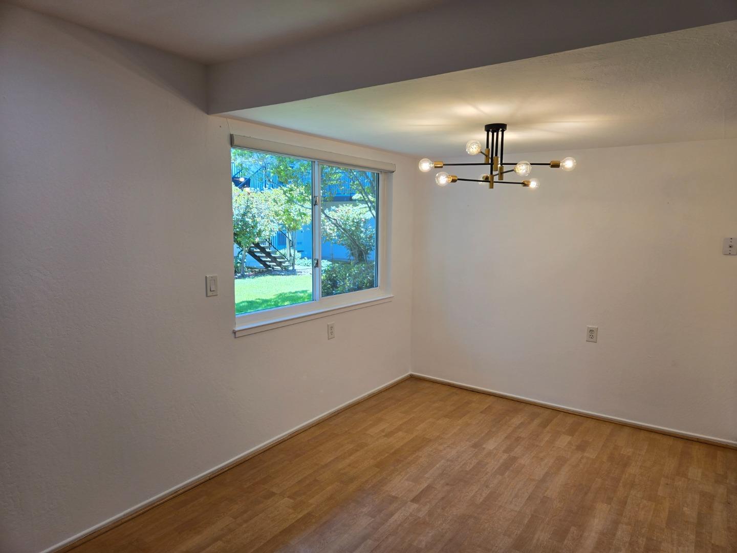 Detail Gallery Image 5 of 10 For 14225 Lora Dr #59,  Los Gatos,  CA 95032 - 3 Beds | 1 Baths
