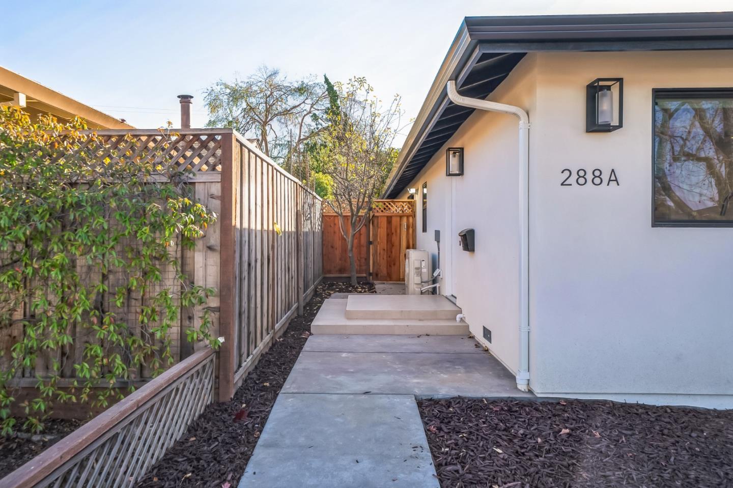 Detail Gallery Image 10 of 18 For 288 Belblossom Way, Los Gatos,  CA 95032 - 1 Beds | 1 Baths