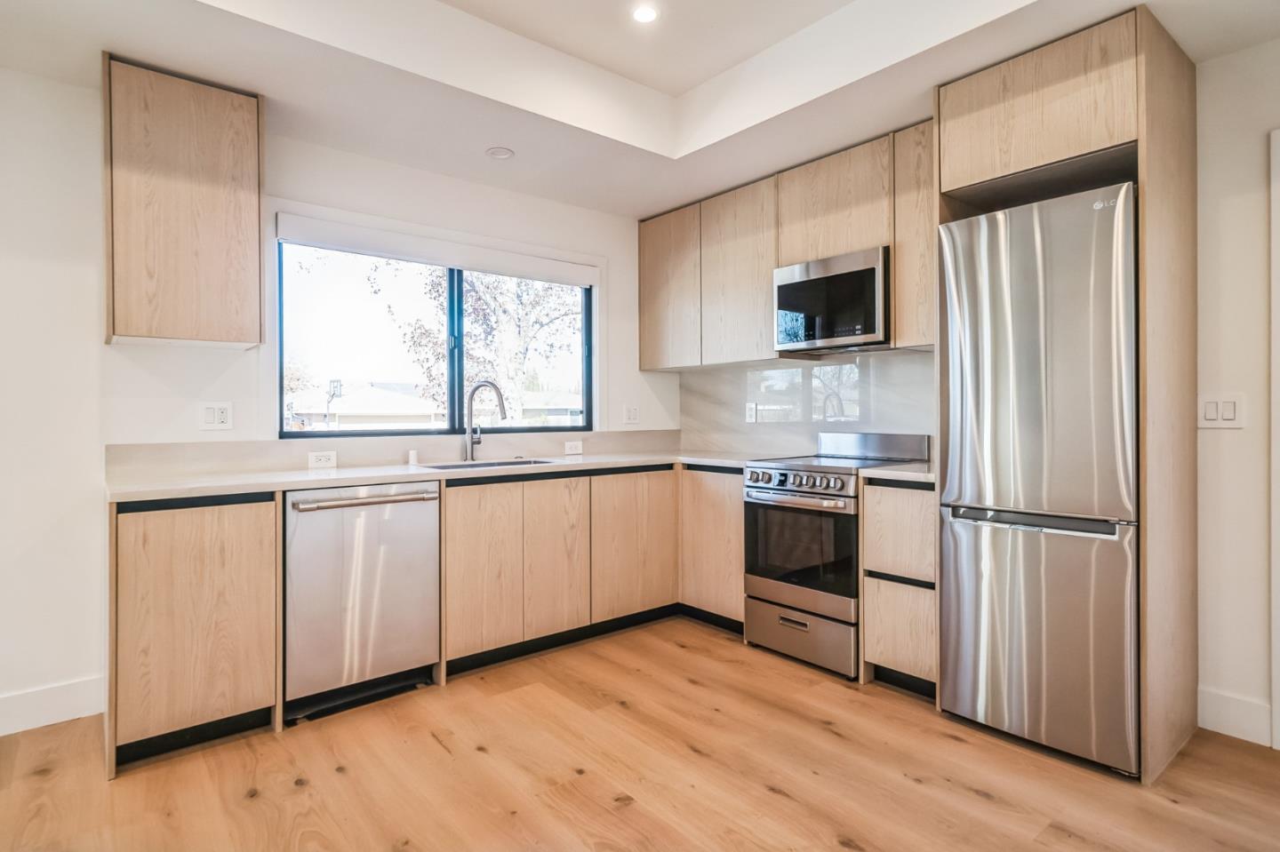 Detail Gallery Image 9 of 18 For 288 Belblossom Way, Los Gatos,  CA 95032 - 1 Beds | 1 Baths