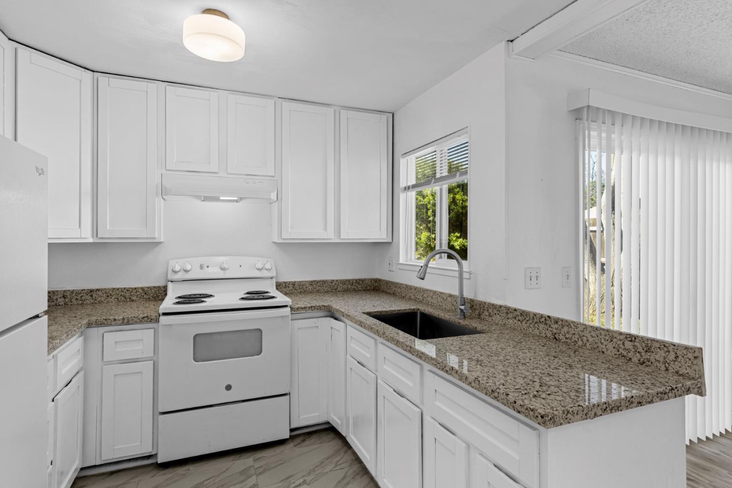Detail Gallery Image 10 of 29 For 22 Merrimac Pl, Pittsburg,  CA 94565 - 3 Beds | 1/1 Baths
