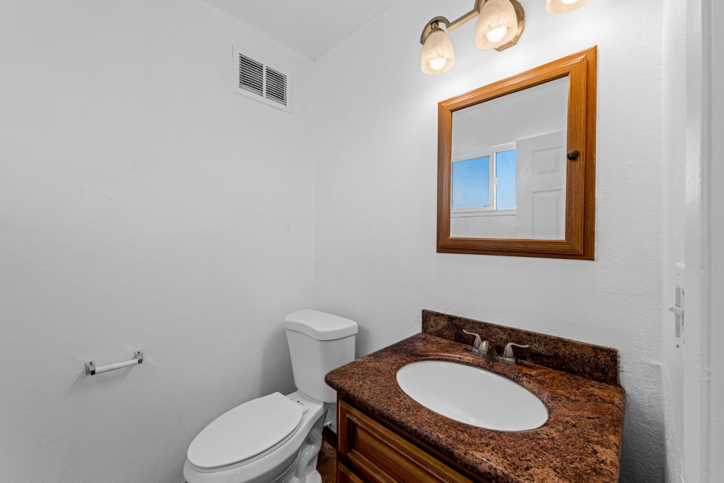 Detail Gallery Image 18 of 29 For 22 Merrimac Pl, Pittsburg,  CA 94565 - 3 Beds | 1/1 Baths