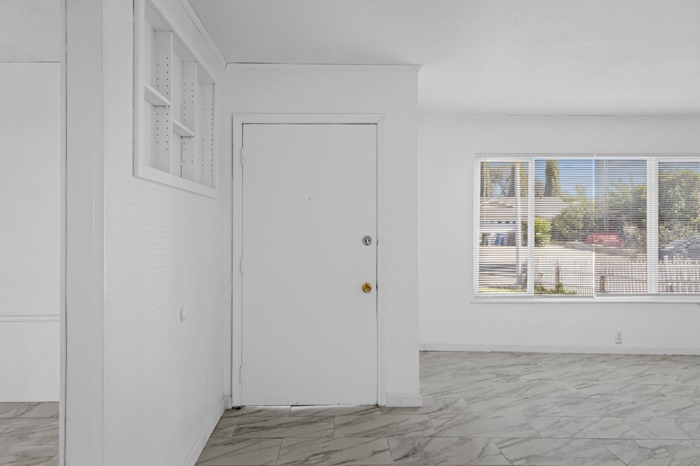 Detail Gallery Image 3 of 29 For 22 Merrimac Pl, Pittsburg,  CA 94565 - 3 Beds | 1/1 Baths