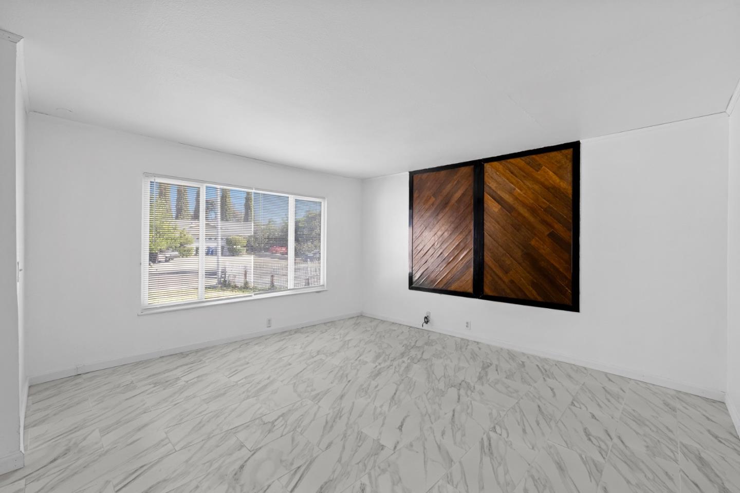 Detail Gallery Image 4 of 29 For 22 Merrimac Pl, Pittsburg,  CA 94565 - 3 Beds | 1/1 Baths