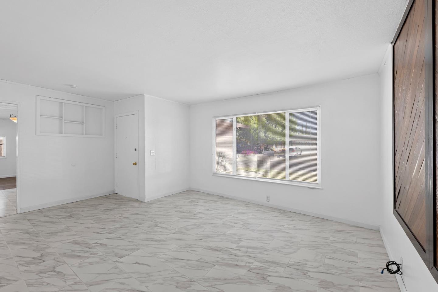 Detail Gallery Image 5 of 29 For 22 Merrimac Pl, Pittsburg,  CA 94565 - 3 Beds | 1/1 Baths