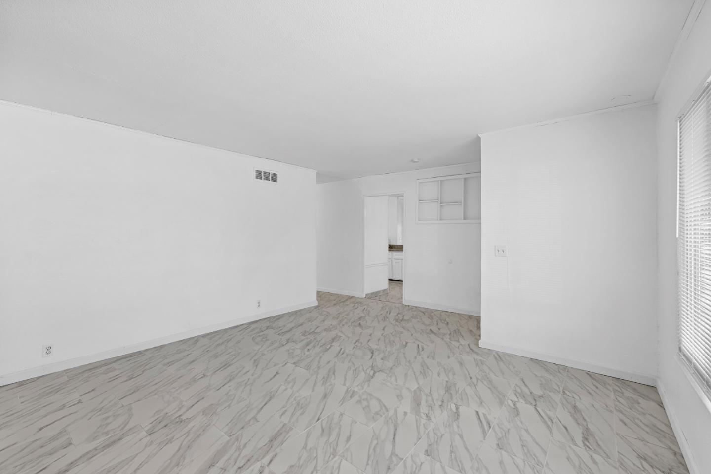Detail Gallery Image 6 of 29 For 22 Merrimac Pl, Pittsburg,  CA 94565 - 3 Beds | 1/1 Baths