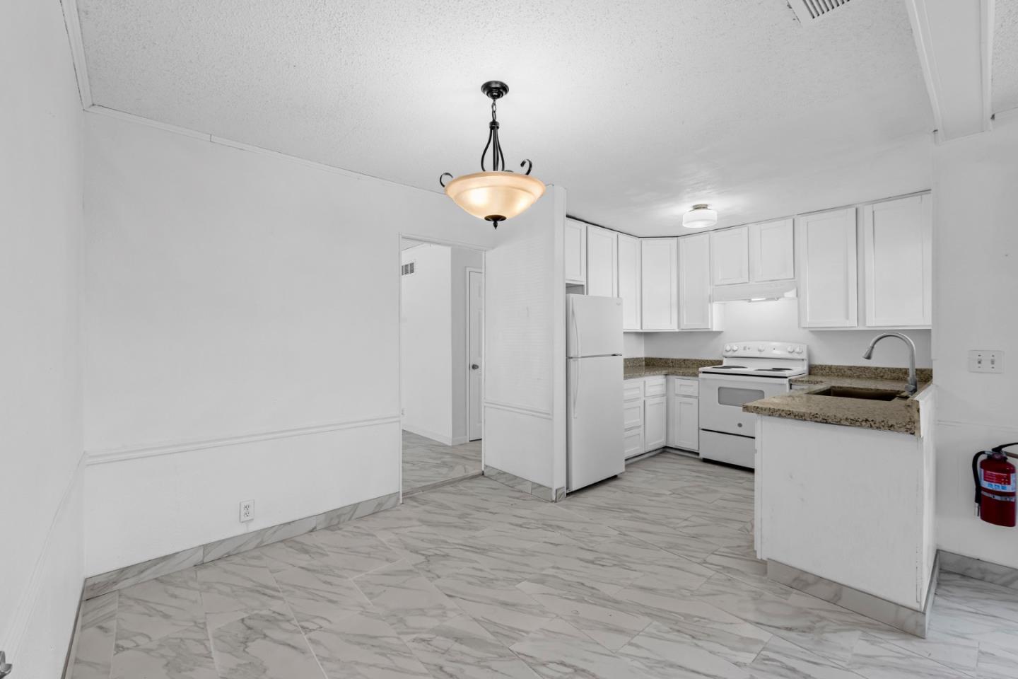Detail Gallery Image 8 of 29 For 22 Merrimac Pl, Pittsburg,  CA 94565 - 3 Beds | 1/1 Baths