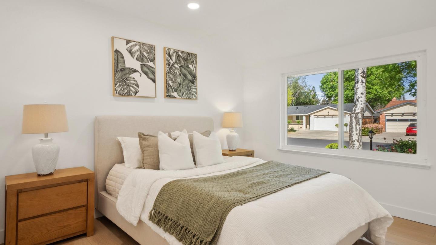 Detail Gallery Image 11 of 33 For 1121 Monica Ln, San Jose,  CA 95128 - 4 Beds | 2/1 Baths