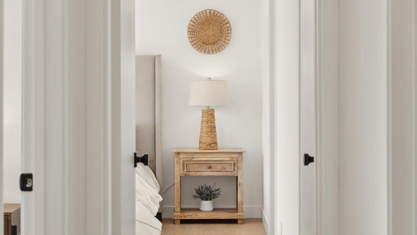 Detail Gallery Image 15 of 33 For 1121 Monica Ln, San Jose,  CA 95128 - 4 Beds | 2/1 Baths