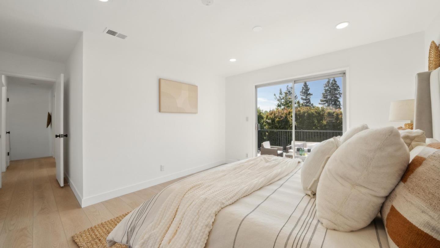 Detail Gallery Image 17 of 33 For 1121 Monica Ln, San Jose,  CA 95128 - 4 Beds | 2/1 Baths