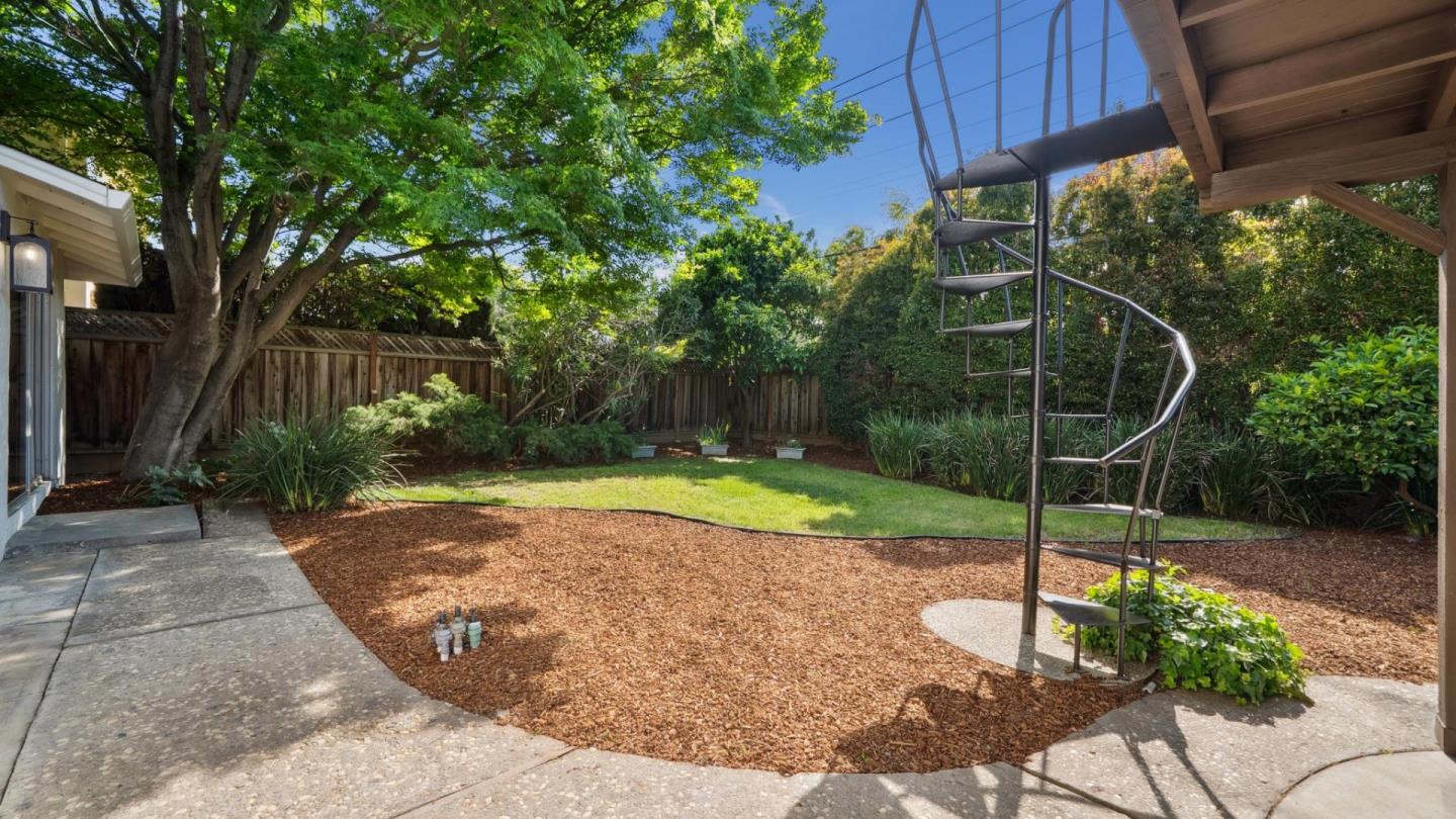 Detail Gallery Image 29 of 33 For 1121 Monica Ln, San Jose,  CA 95128 - 4 Beds | 2/1 Baths